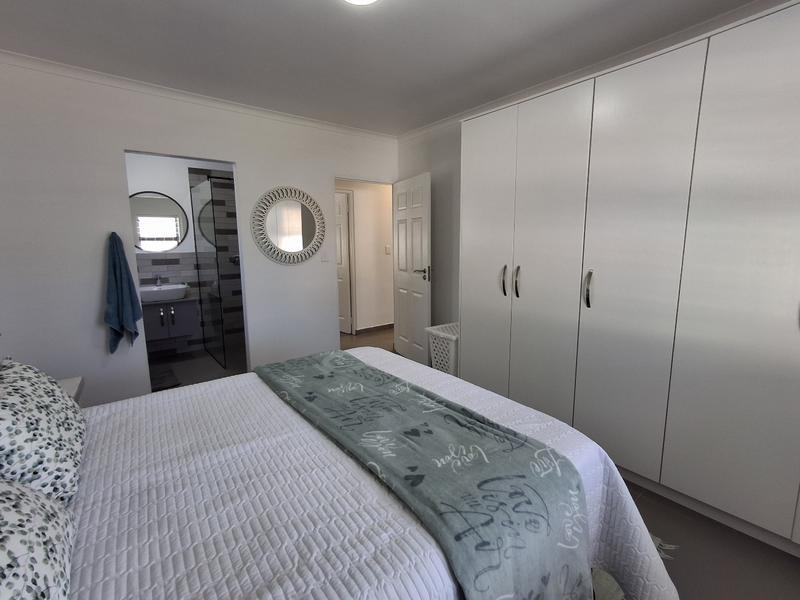4 Bedroom Property for Sale in Sandy Point Western Cape